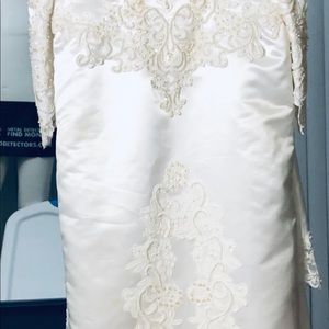 Gloria Vanderbilt wedding dress RN84270 size 16,